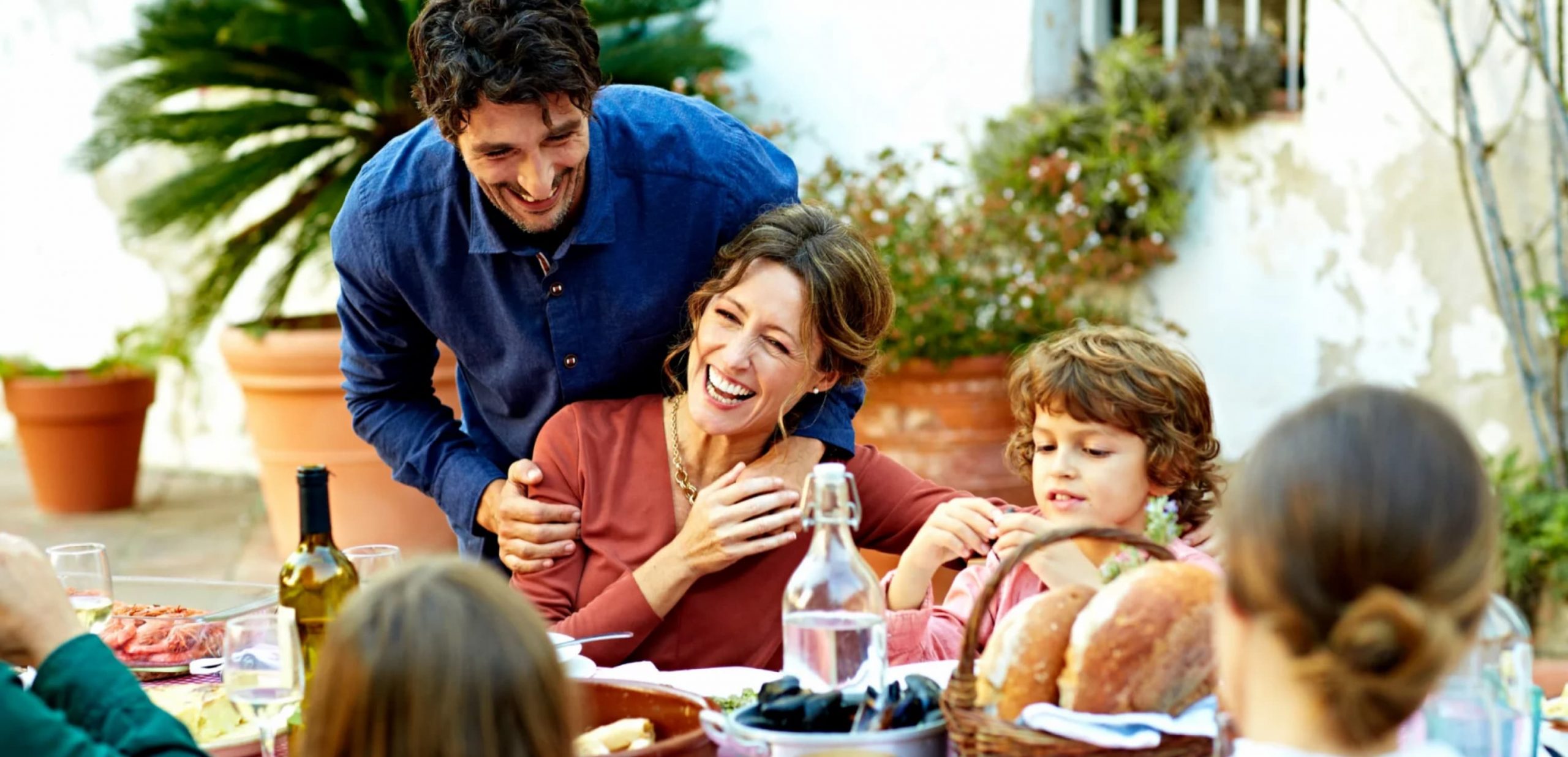 family enjoing fresh meals